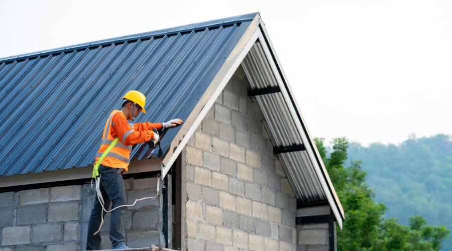 Expert Emergency Roof Repairs services in Lake George, MN
